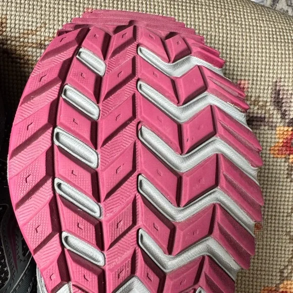 Saucony Cohesion Grid Women's Gray and magenta Running Shoes Sz 7.5W, pre owned - Picture 8 of 11